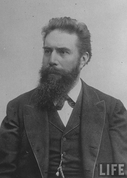 427px-roentgen2.jpg